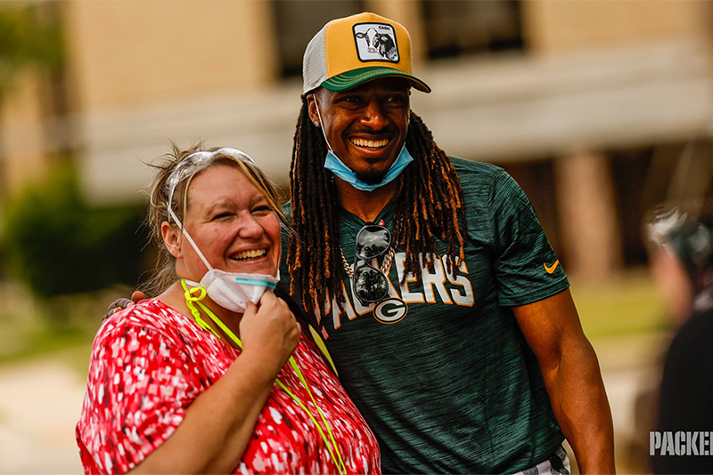 Packers alumni visit Rawhide Youth Services, surprise veterans
